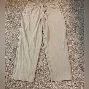 Lululemon pants size small.